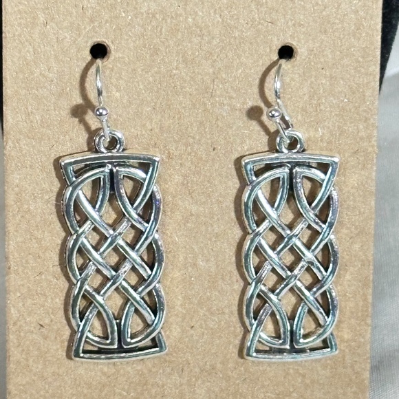 2/$20 Silver tone long rectangular Celtic style hook earrings NWOT - Picture 3 of 9